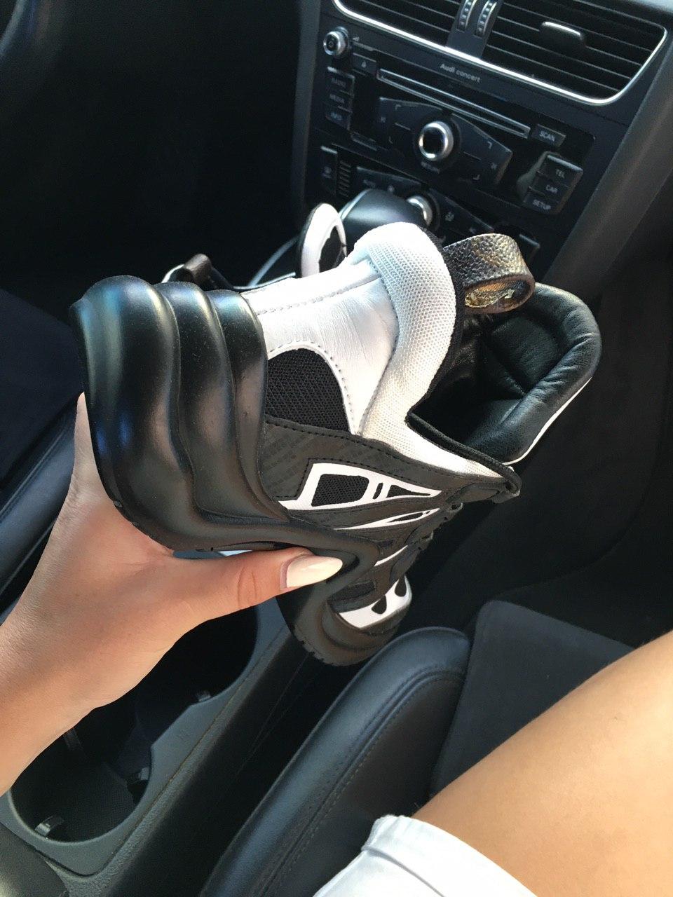 Louis Vuitton Sneakers Black White