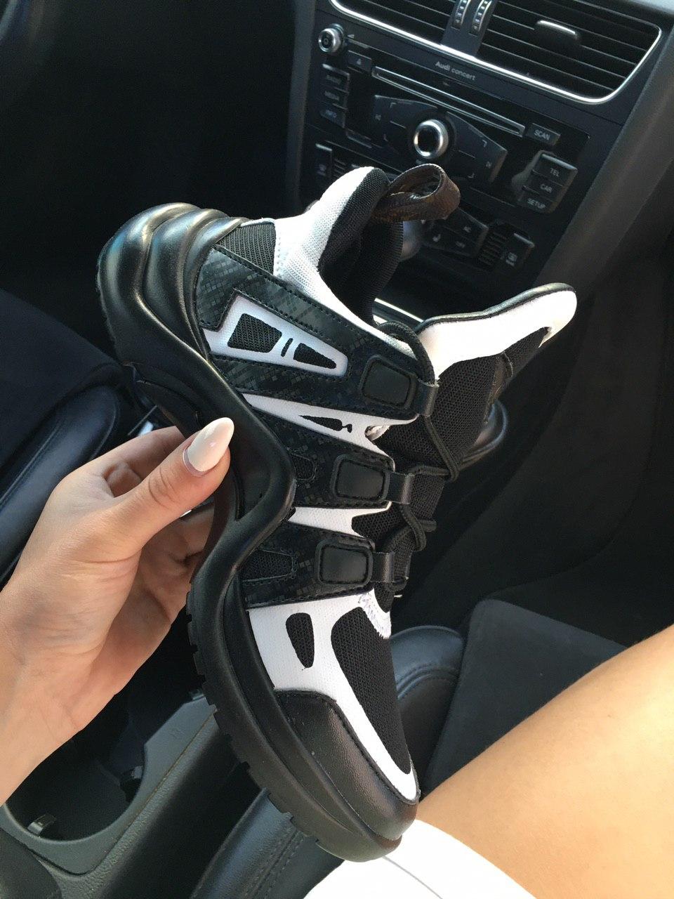 Louis Vuitton Sneakers Black White