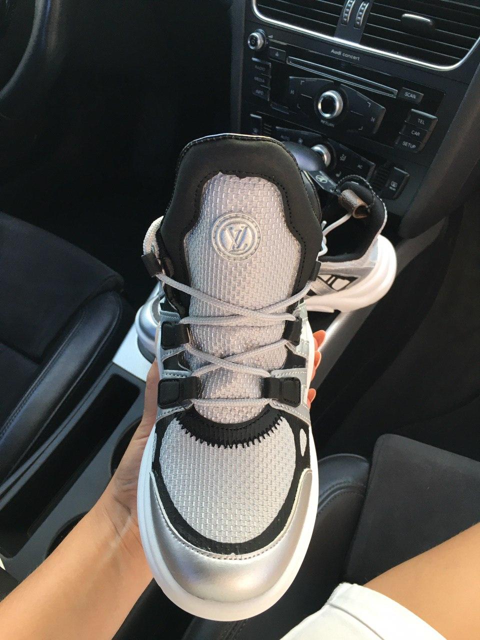 Louis Vuitton Sneakers Silver White