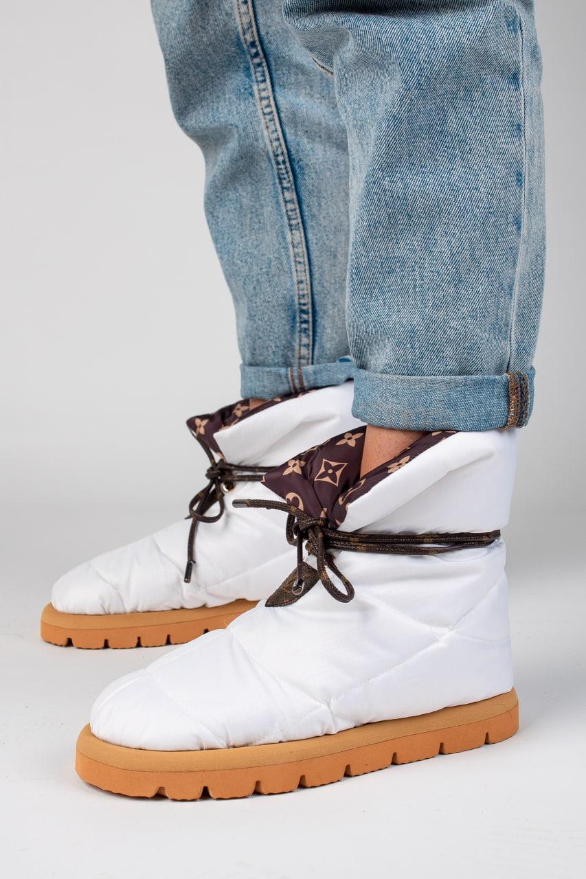 Louis Vuitton Feather Casual White