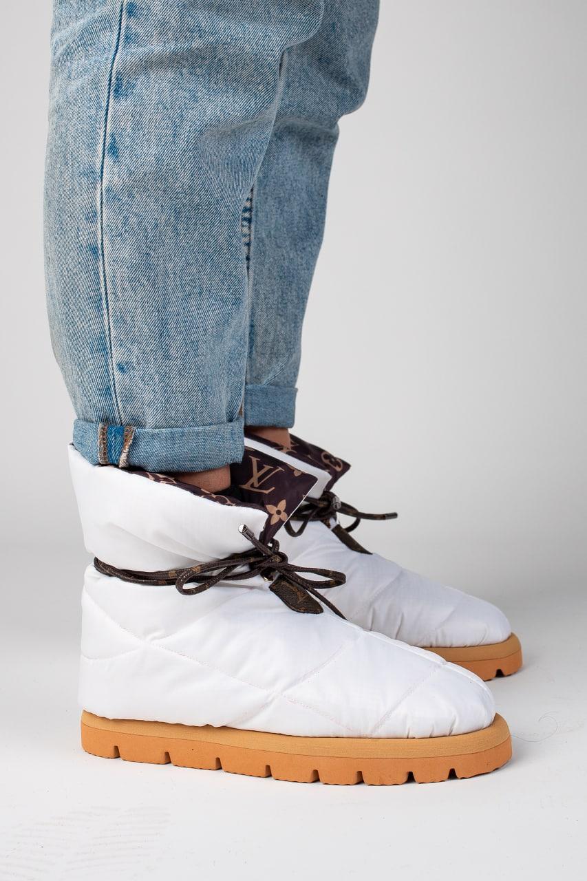 Louis Vuitton Feather Casual White