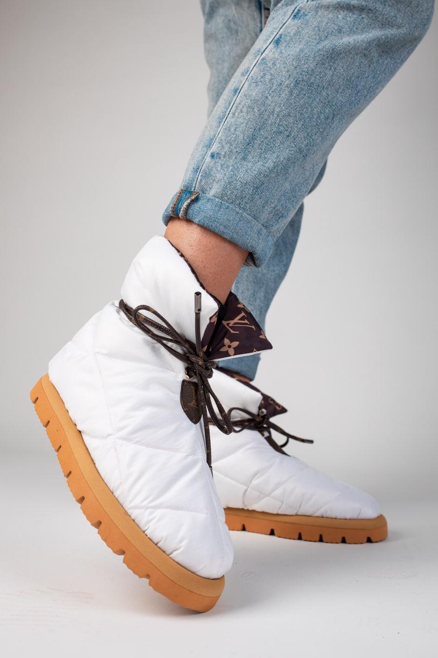 Louis Vuitton Feather Casual White