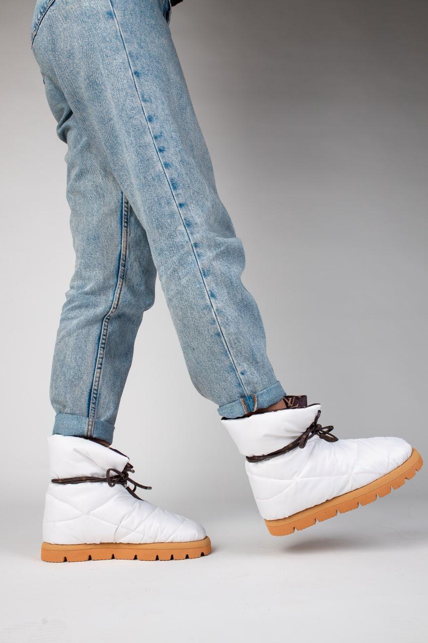 Louis Vuitton Feather Casual White