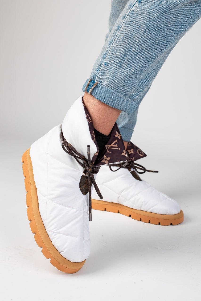 Louis Vuitton Feather Casual White