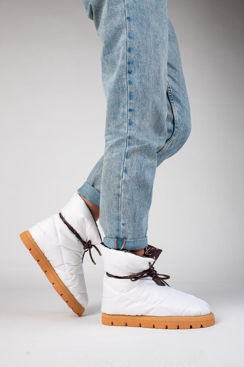 Louis Vuitton Feather Casual White