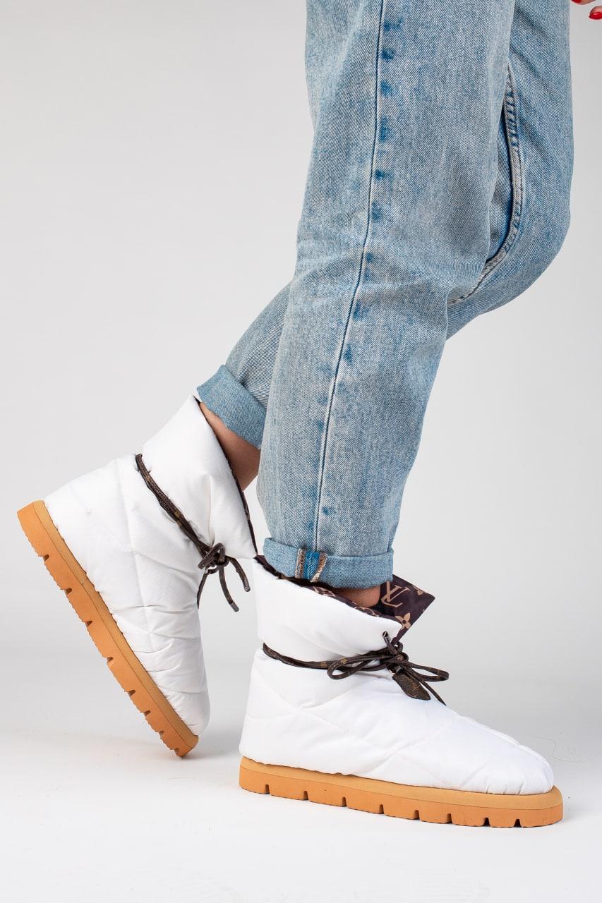 Louis Vuitton Feather Casual White