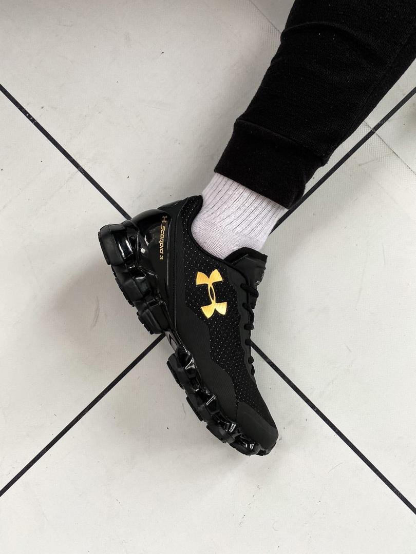 Under Armour Scorpio 2 Black Gold 1