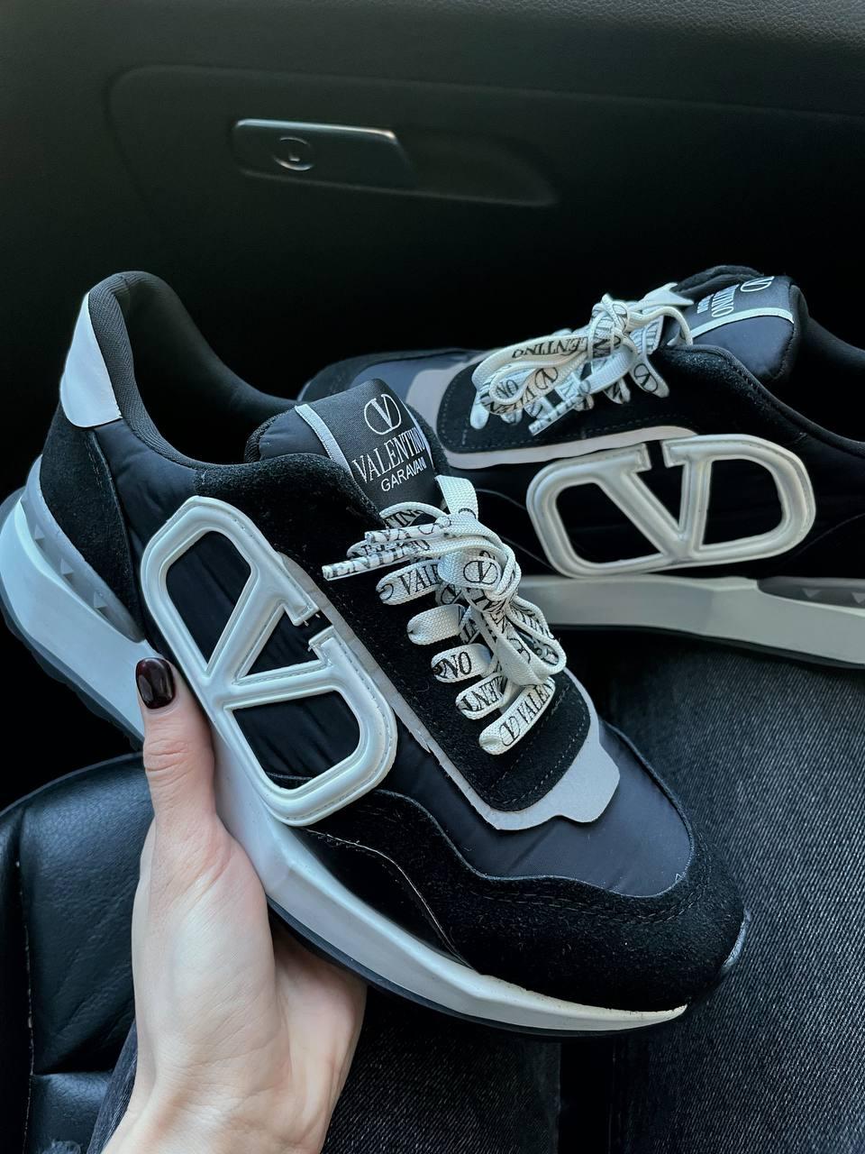 Valentino Garavani Black