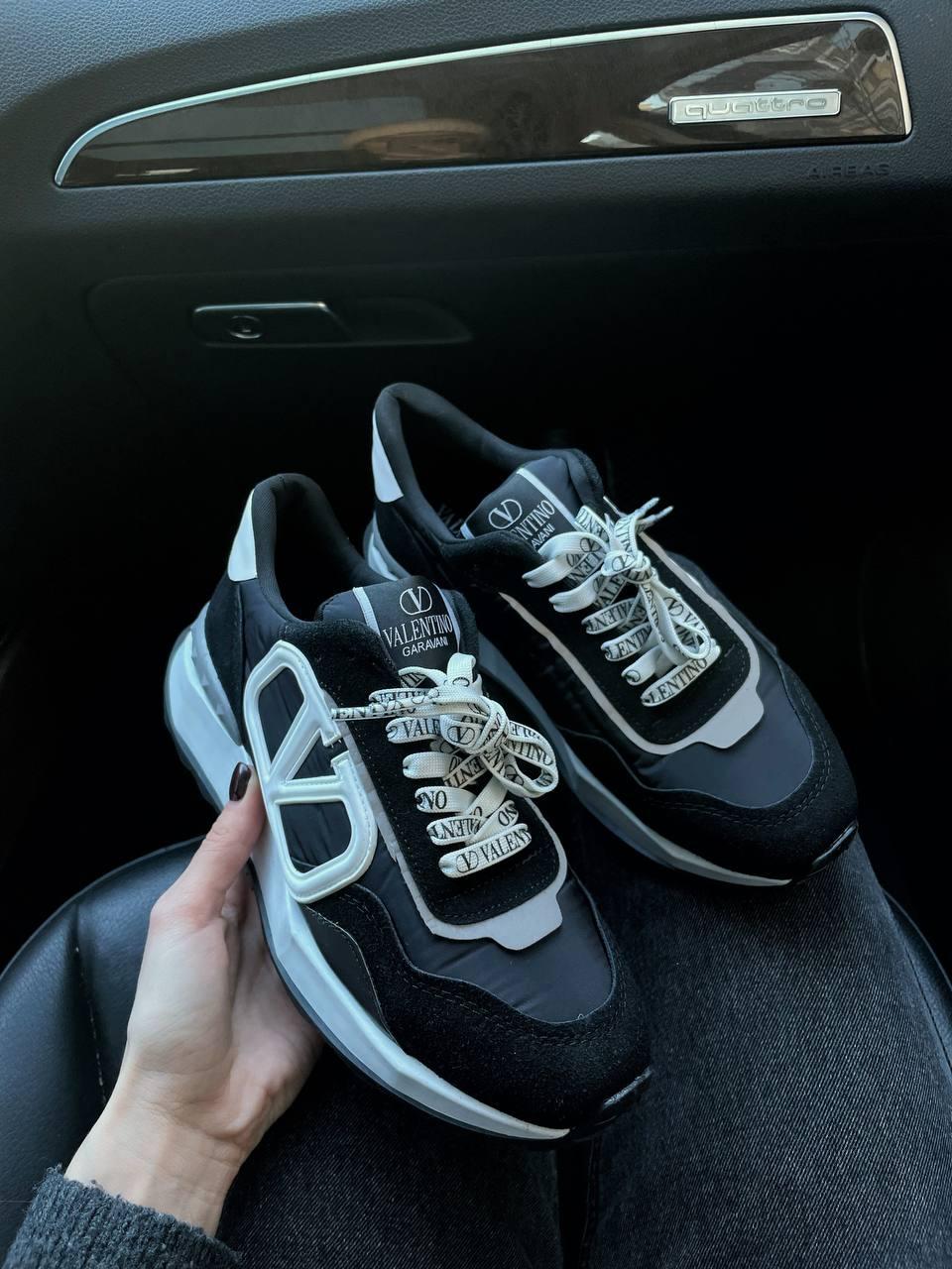 Valentino Garavani Black