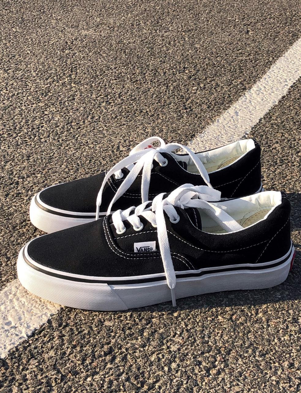 Vans Era Black White