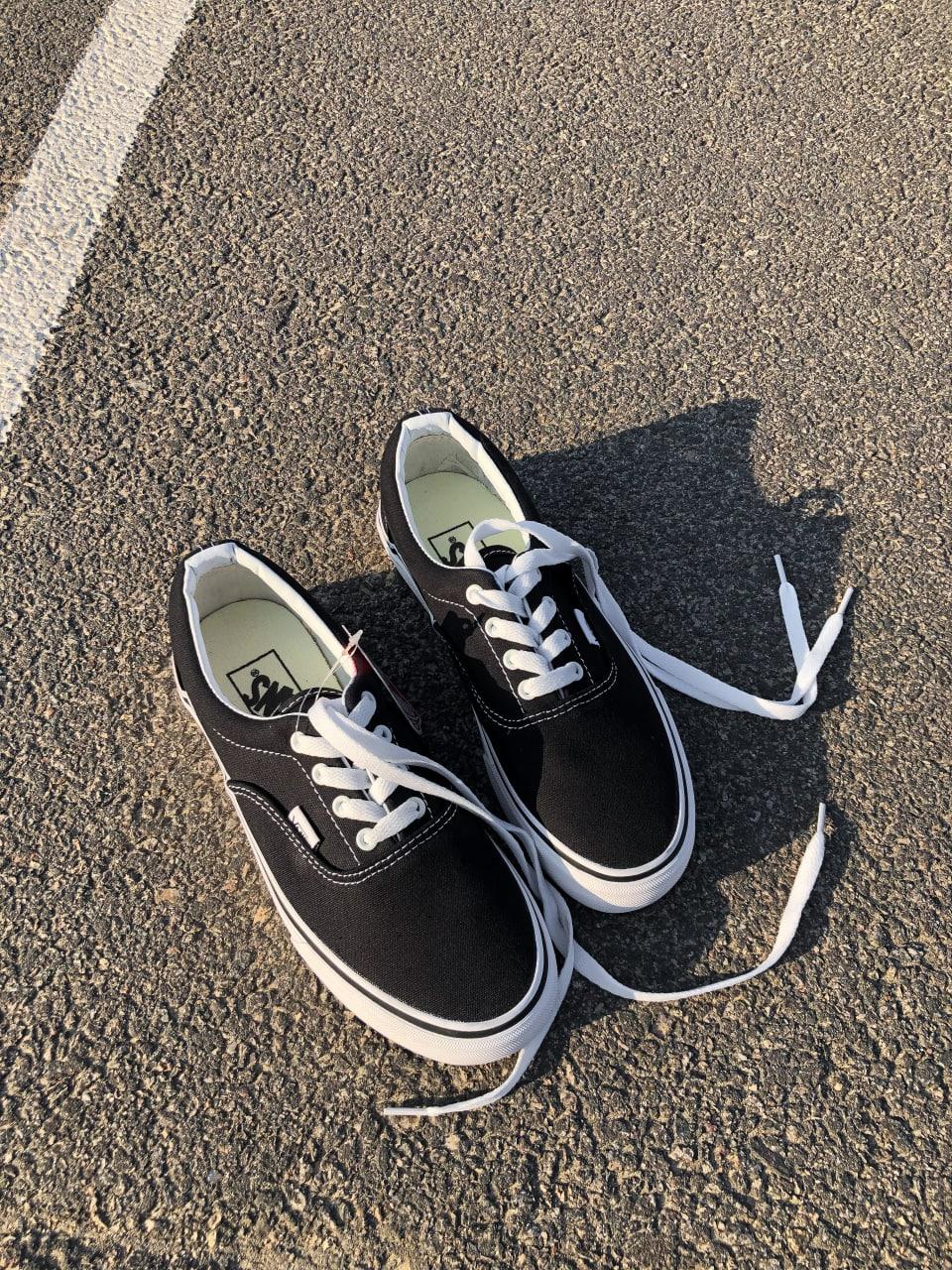 Vans Era Black White