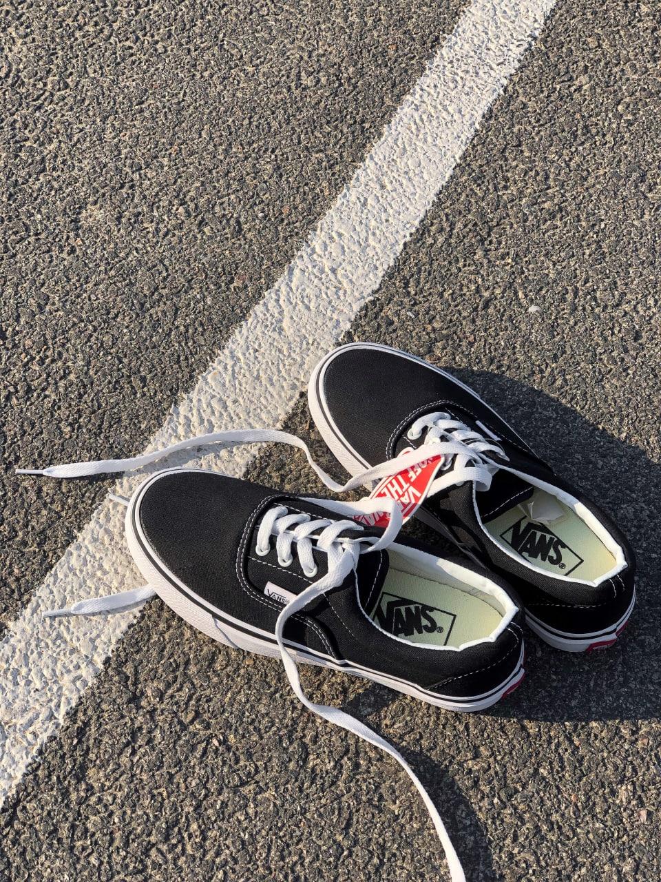 Vans Era Black White