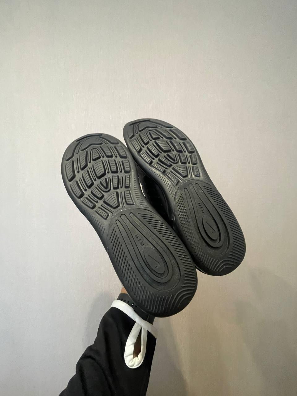 Nike Air Max Axis Black