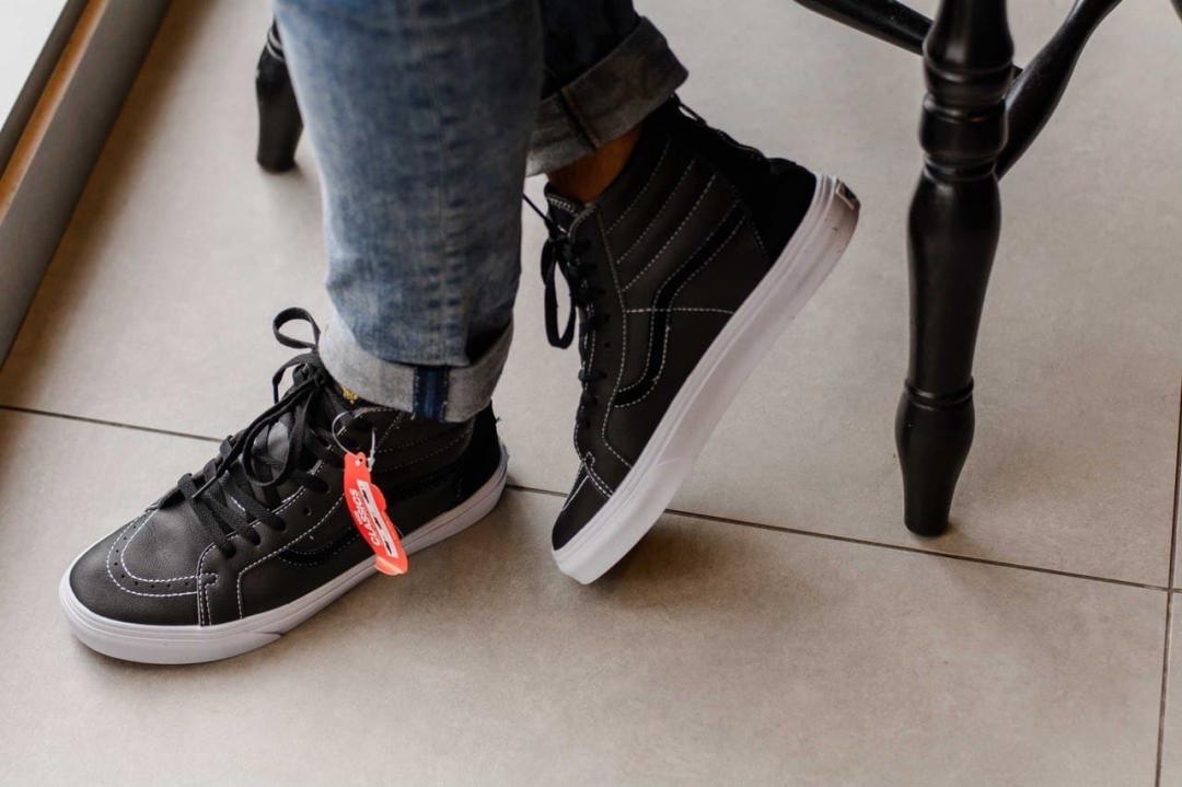 Vans Old Skool High Black White 1