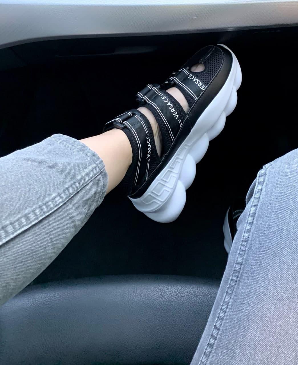 Versace Chain React Black White