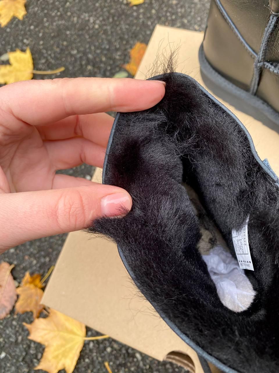 UGG Mini Bailey Button Black v2