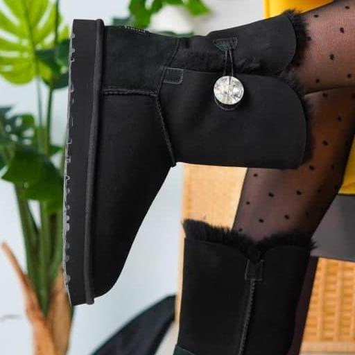 UGG Black 2