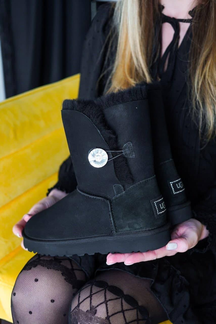UGG Black 2