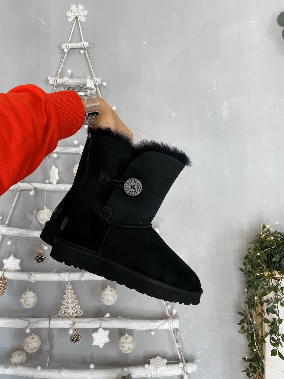 UGG Black