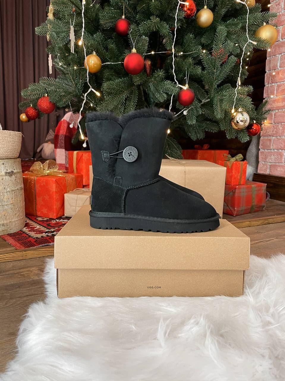 UGG Black