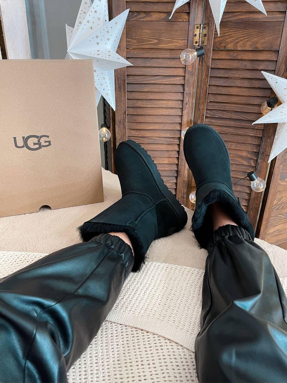 UGG Black
