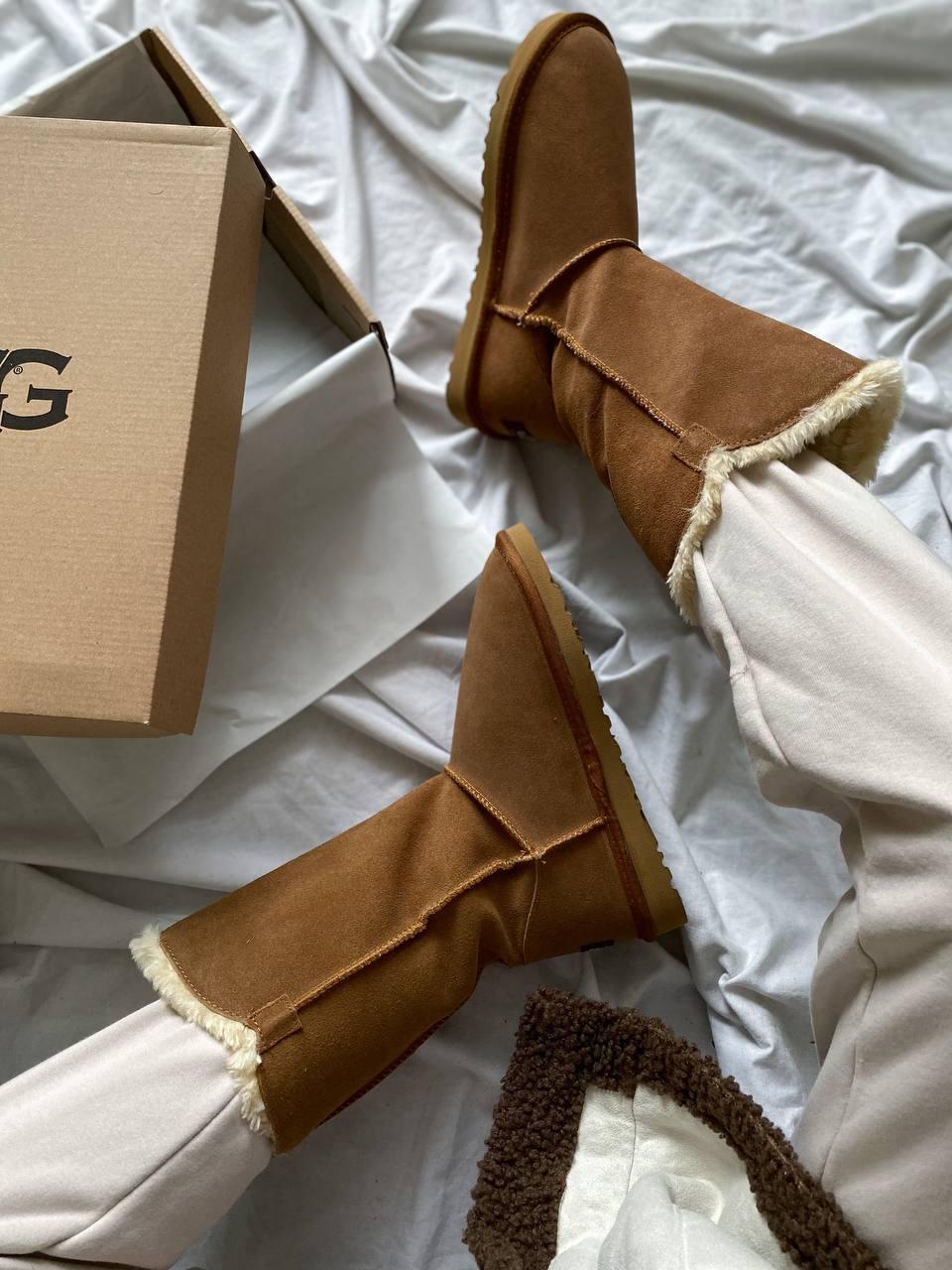 UGG Bailey Button Triplet II High Caramel