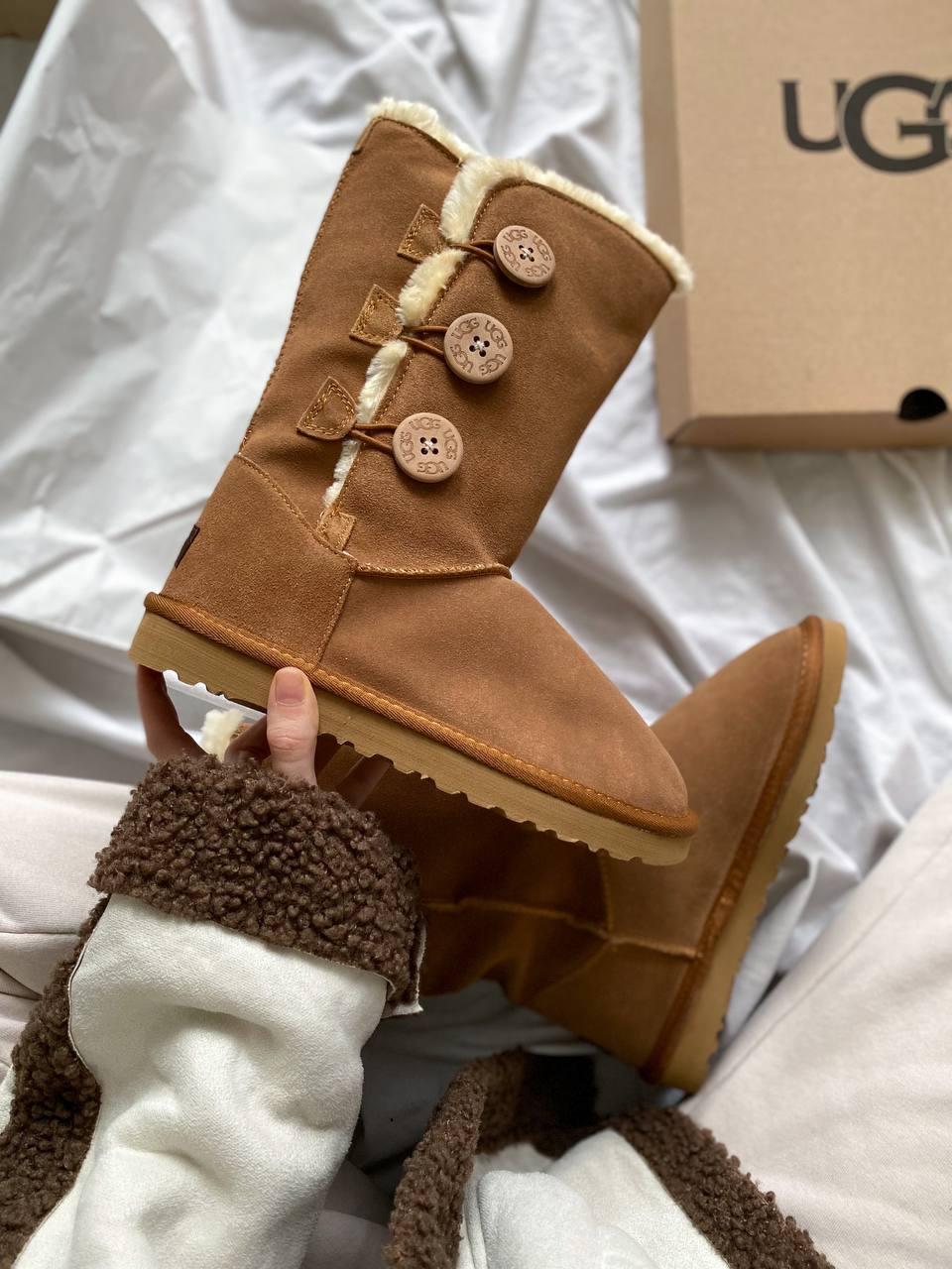 UGG Bailey Button Triplet II High Caramel