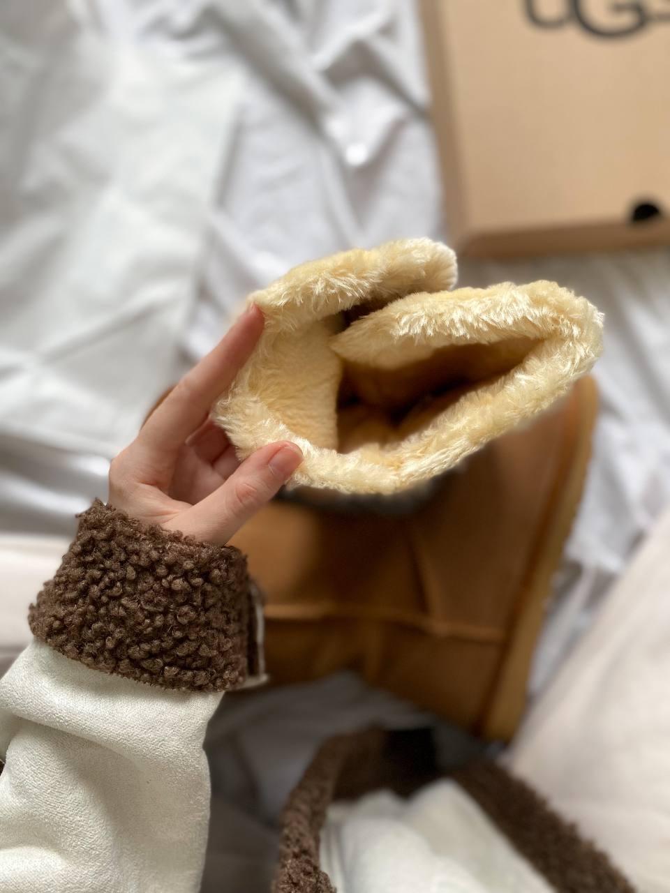 UGG Bailey Button Triplet II High Caramel
