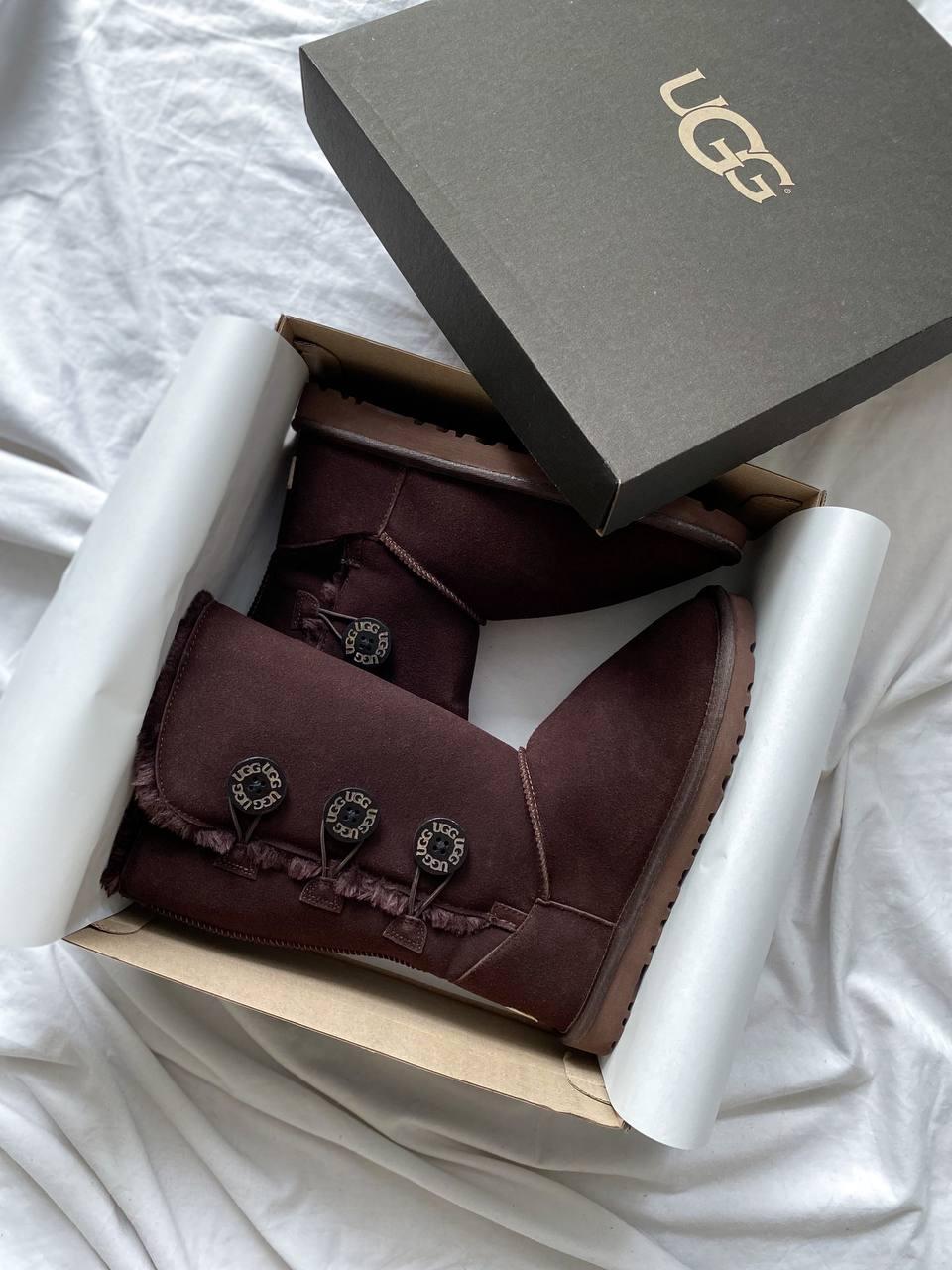 UGG Bailey Button Triplet II High Brown