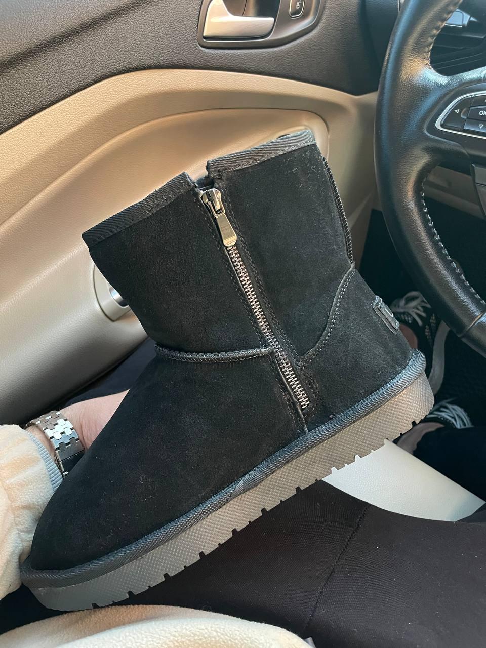 UGG Classic Zip Boot Black