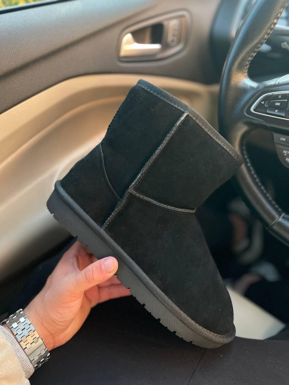 UGG Classic Zip Boot Black