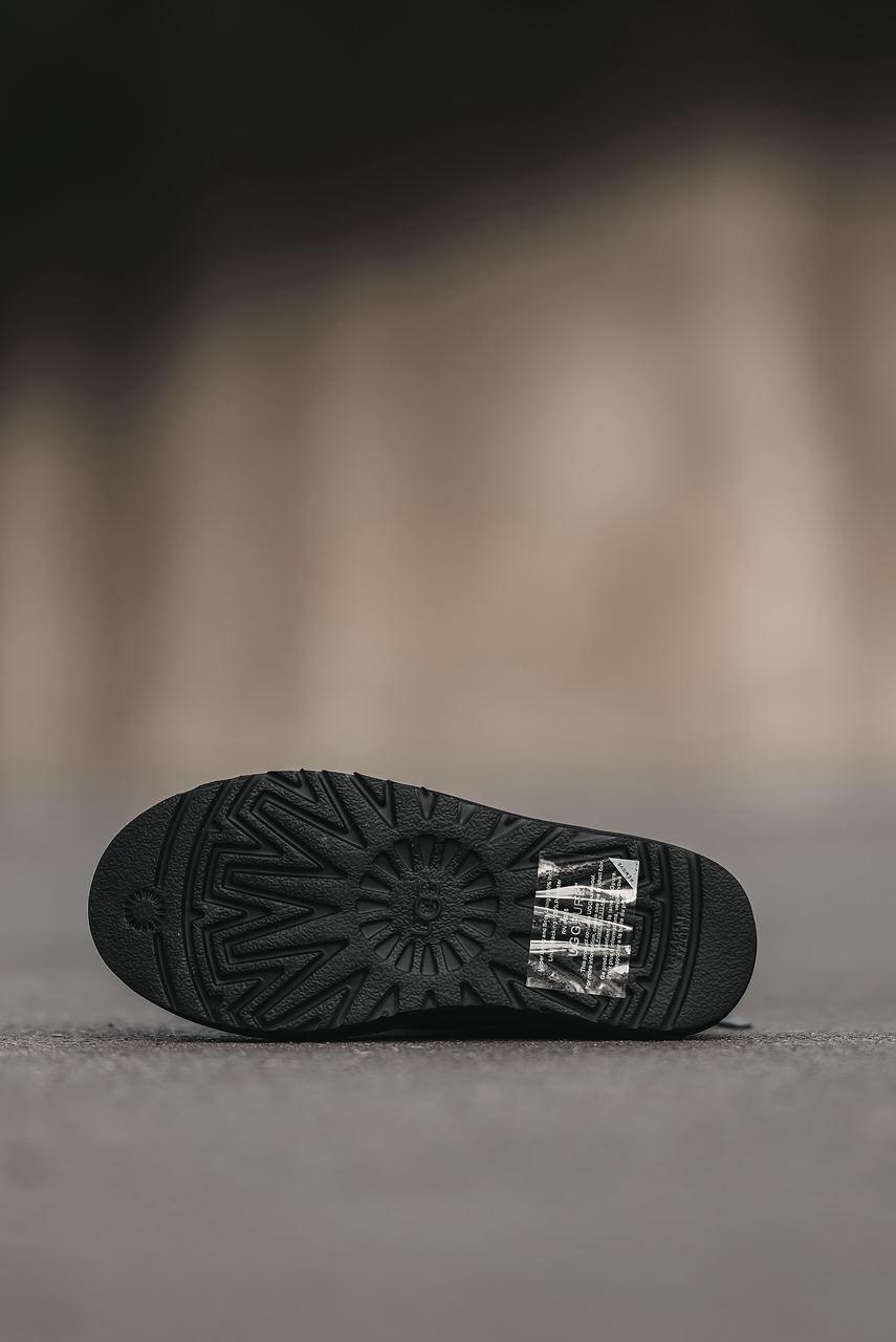 UGG Classic High Zip Black