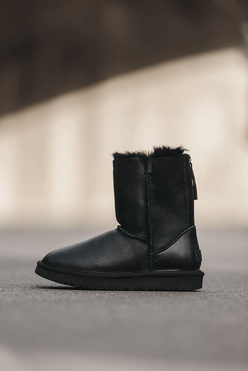 UGG Classic High Zip Black