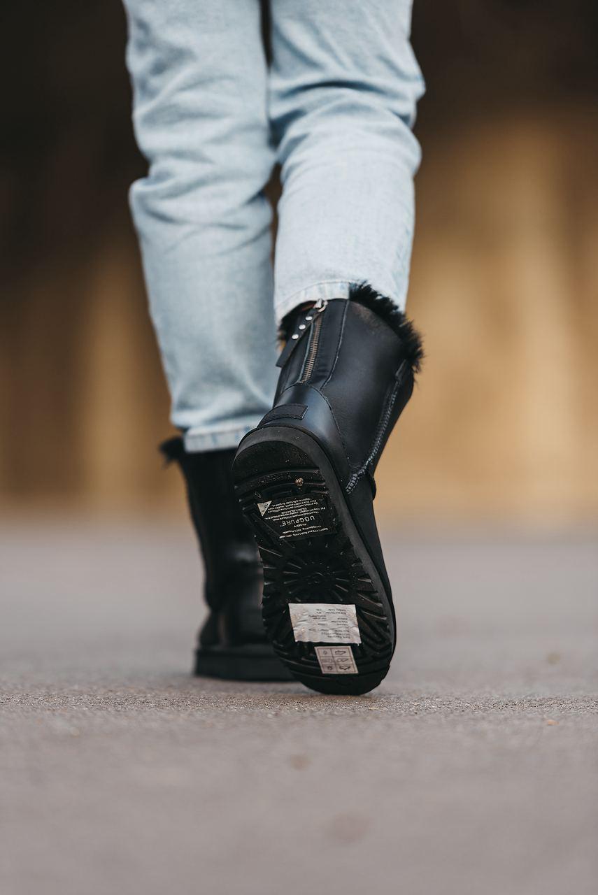UGG Classic High Zip Black