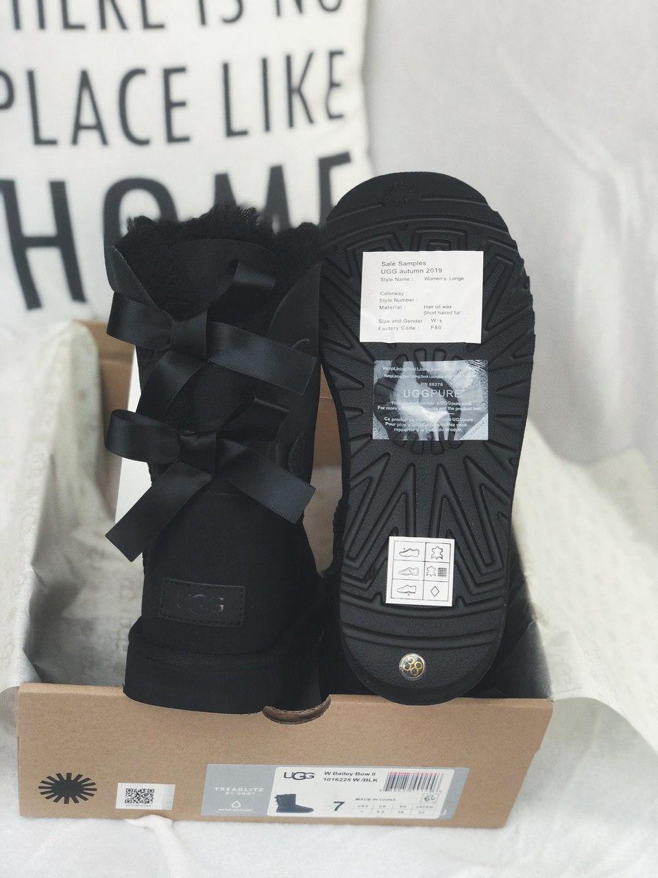 UGG Short Bailey Bow Black