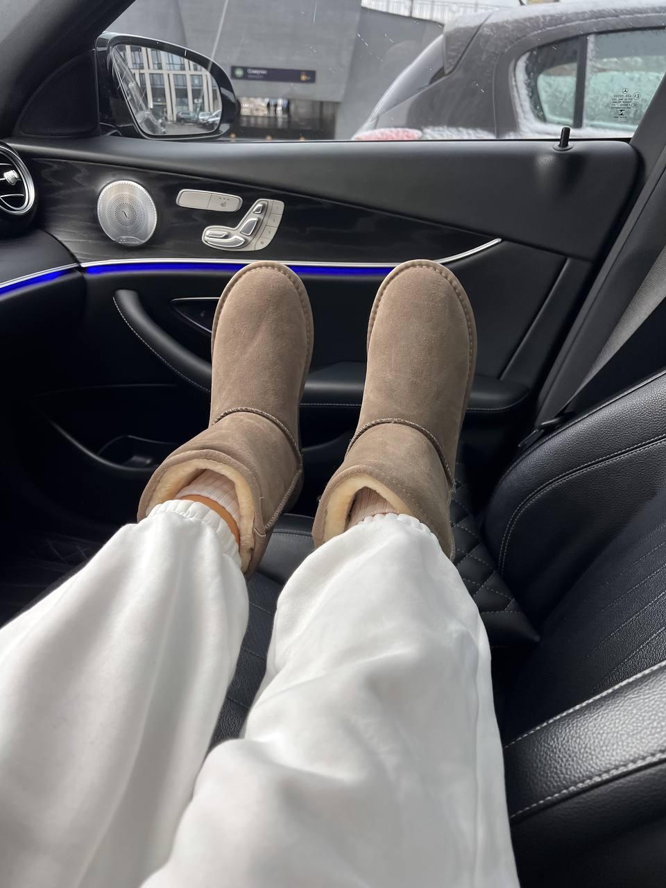 UGG Classic High Beige