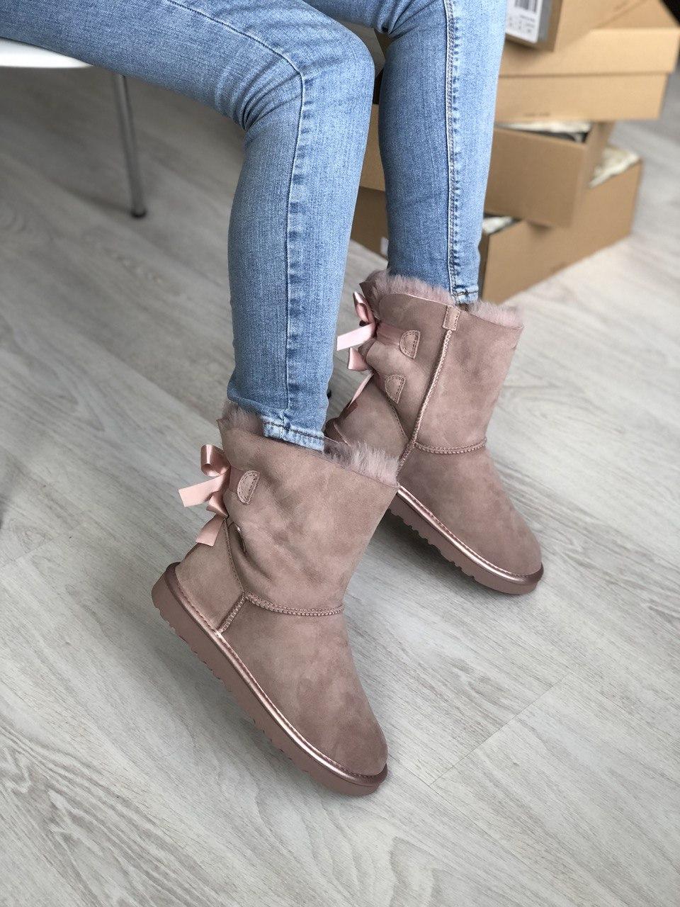 UGG Bailey Bow 2 Dust