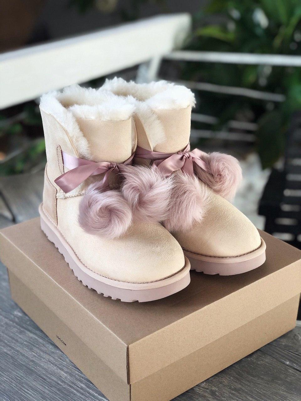UGG Gita Powder Pink Suede v2