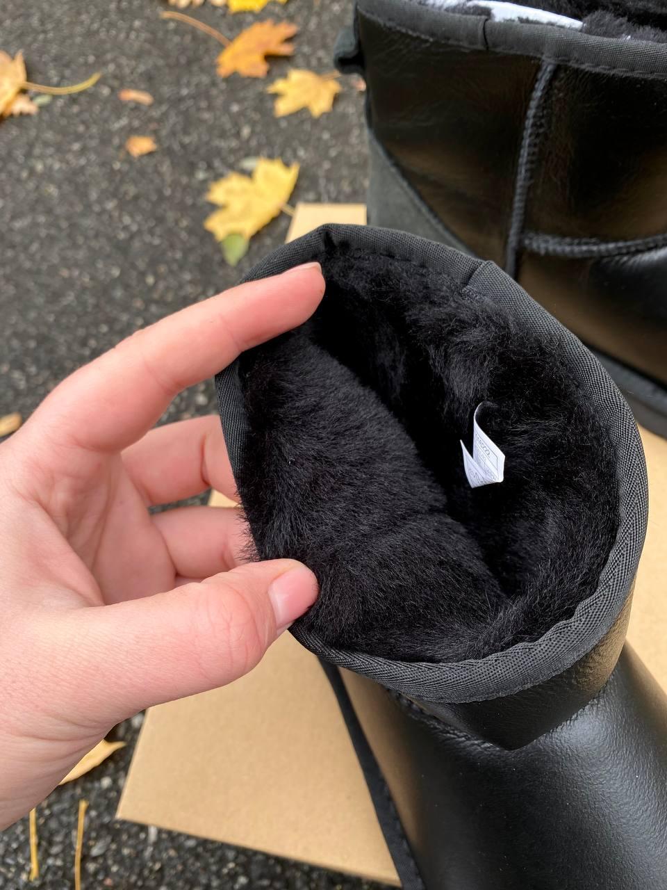UGG Classic Mini Black Leather v2