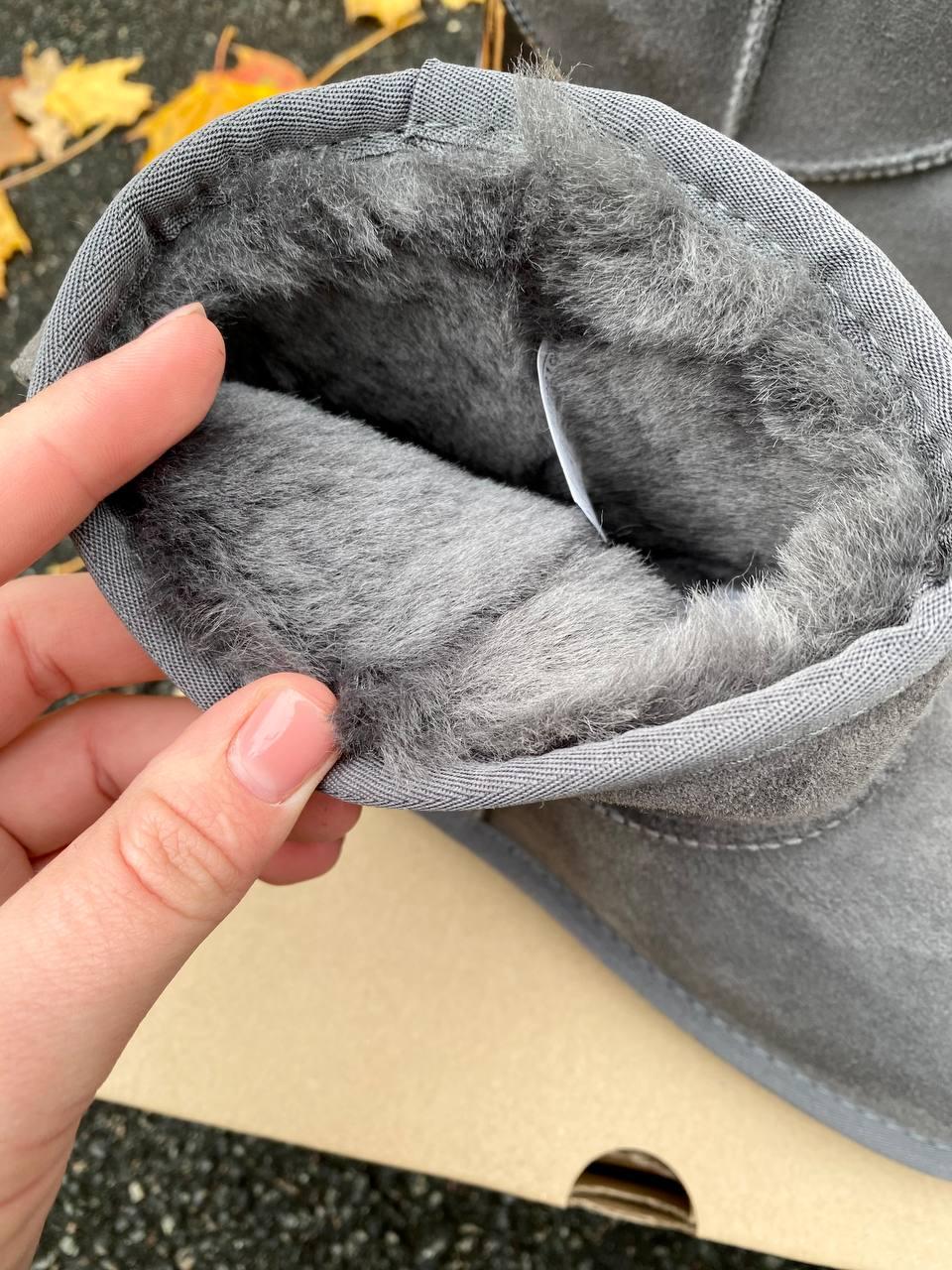 UGG Mini Grey Metallic v2