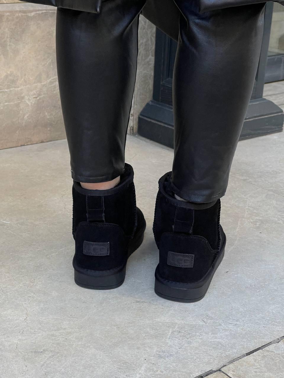 UGG Classic Black