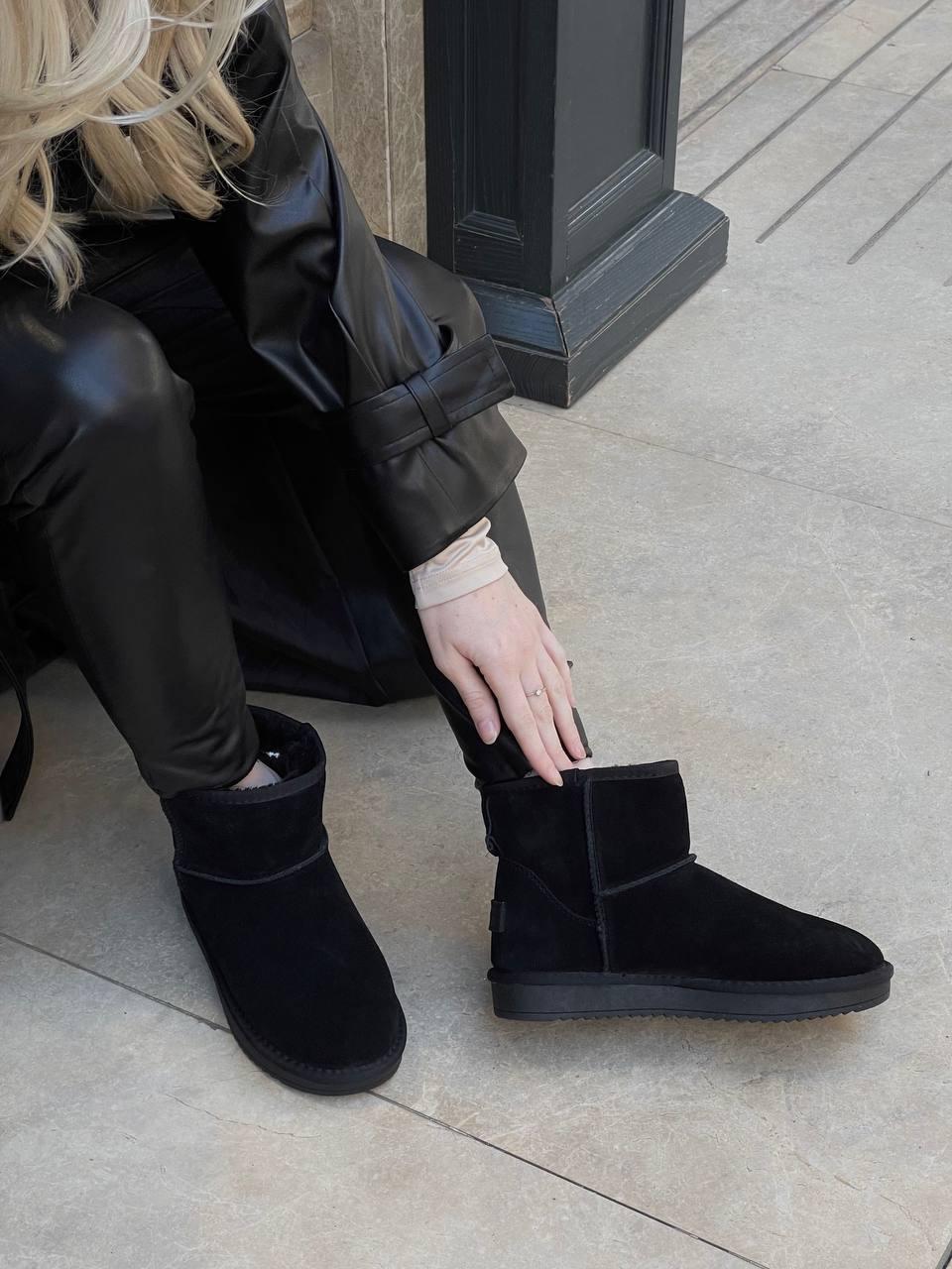 UGG Classic Black