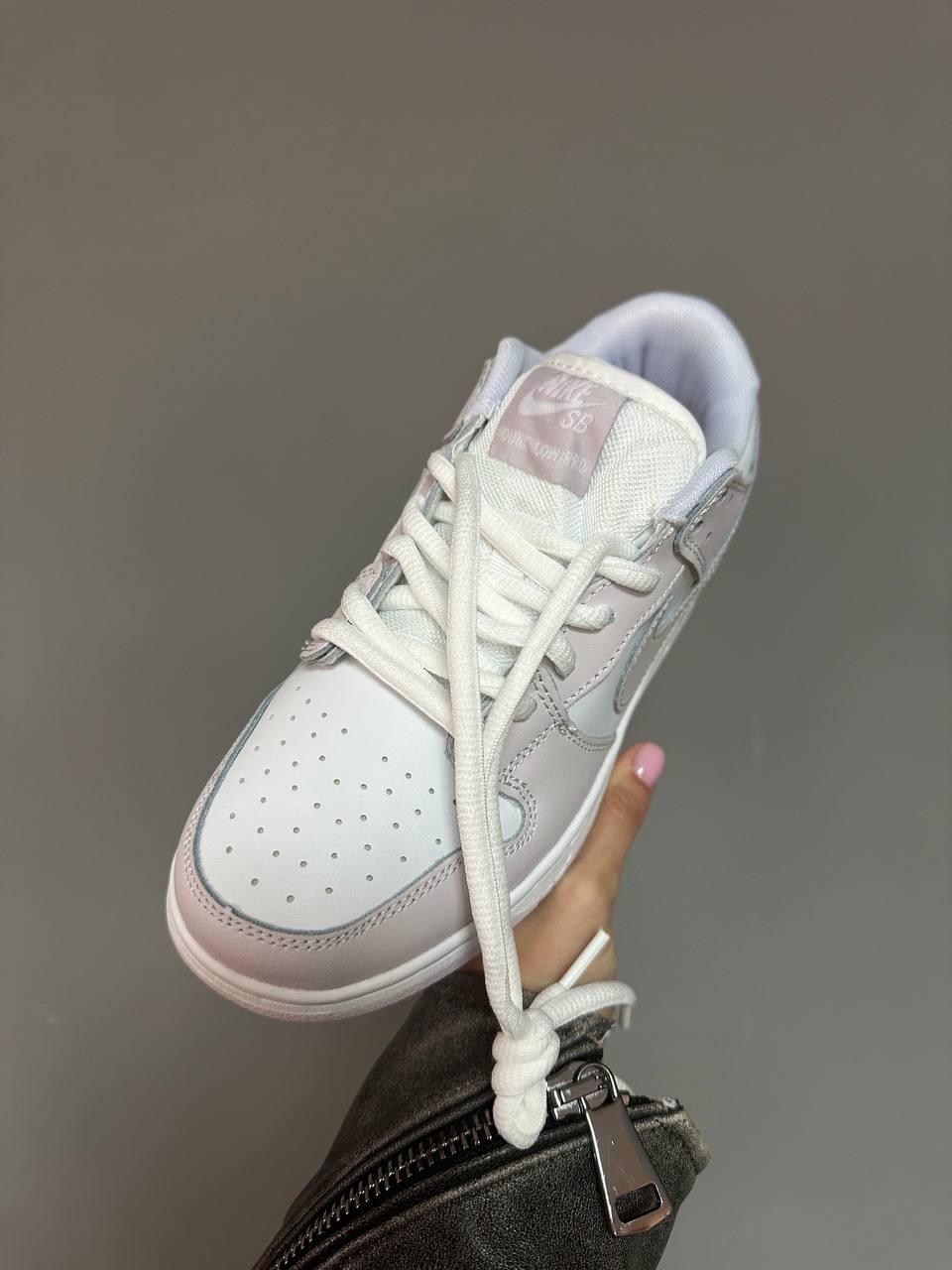 Nike SB Dunk Low Light Pink