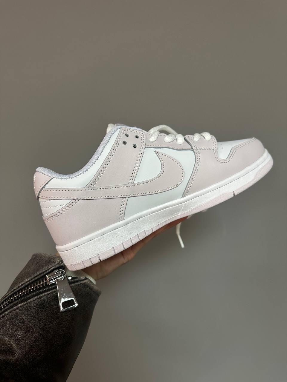 Nike SB Dunk Low Light Pink
