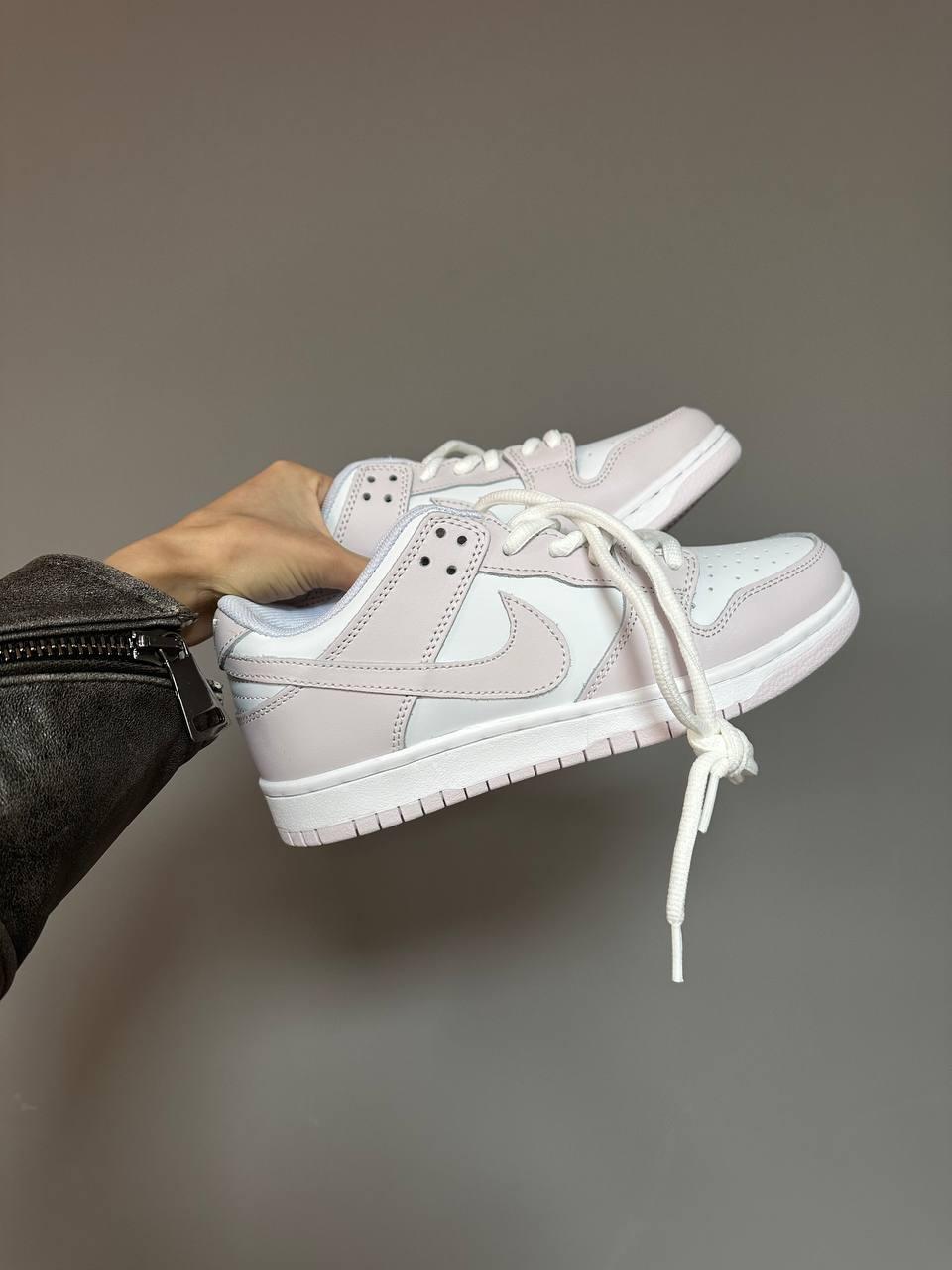 Nike SB Dunk Low Light Pink