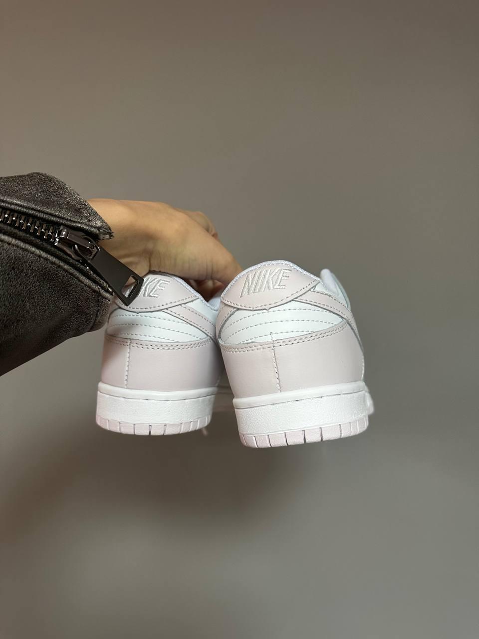 Nike SB Dunk Low Light Pink