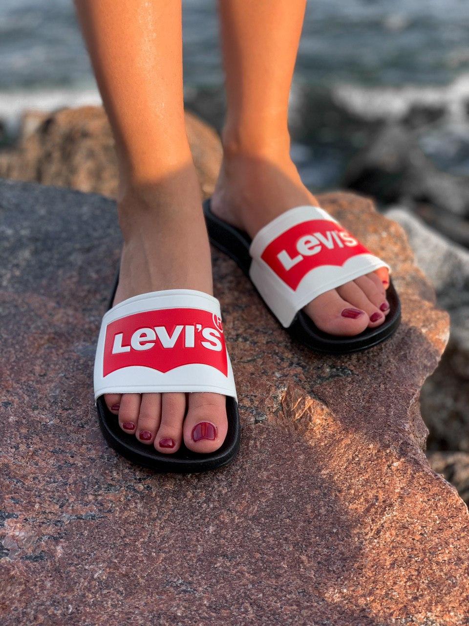 Levis Black White Red