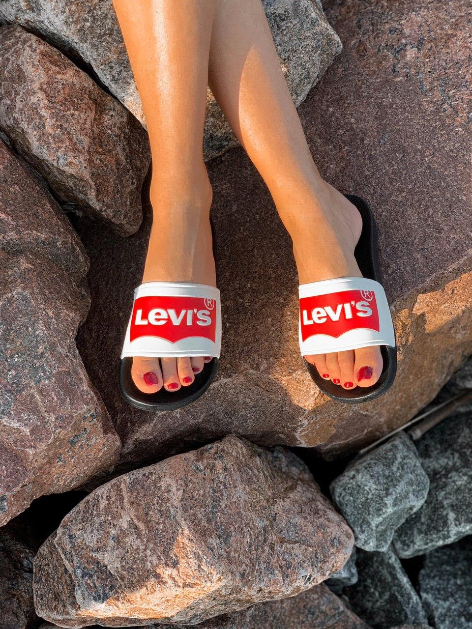 Levis Black White Red