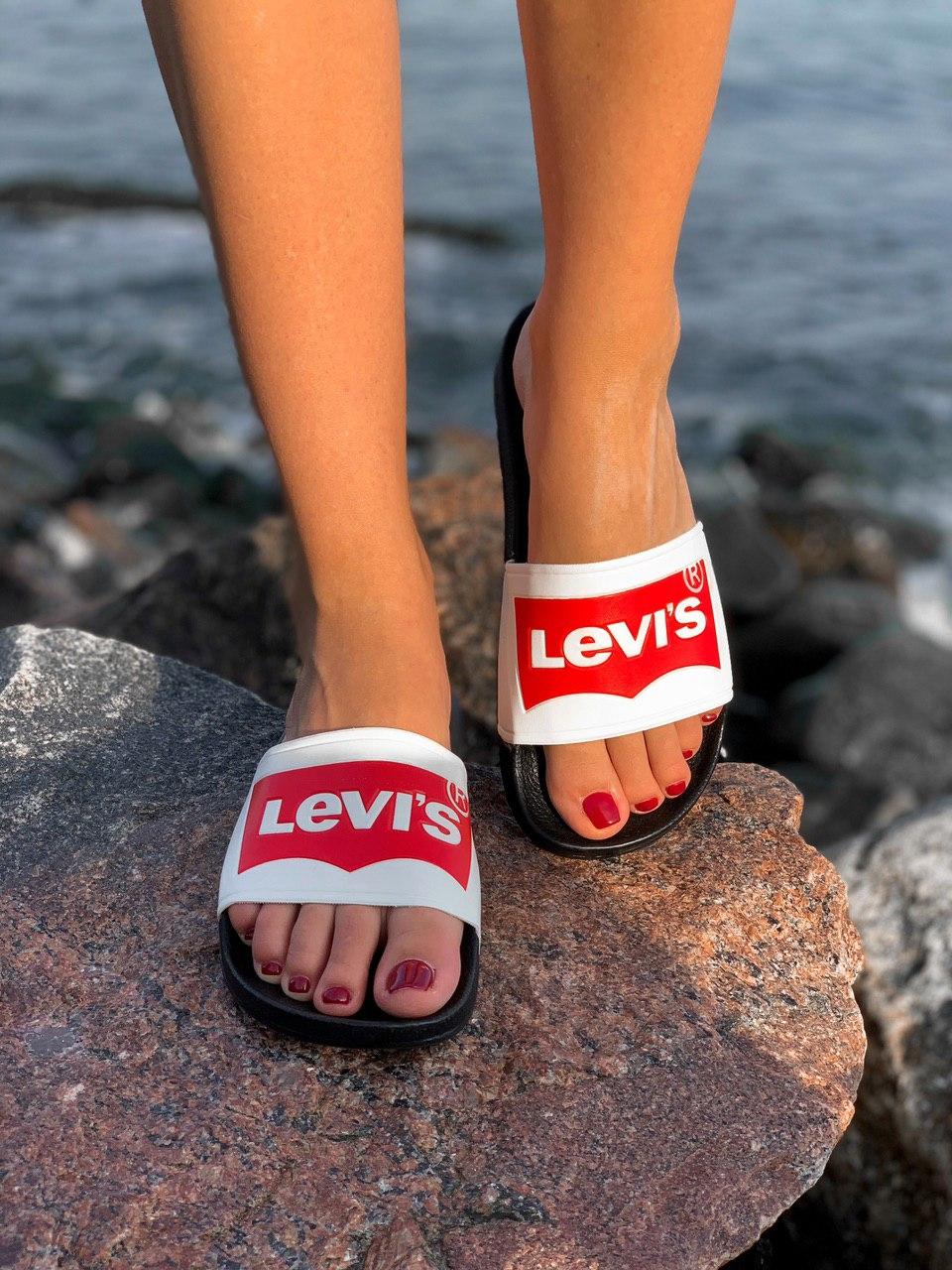 Levis Black White Red