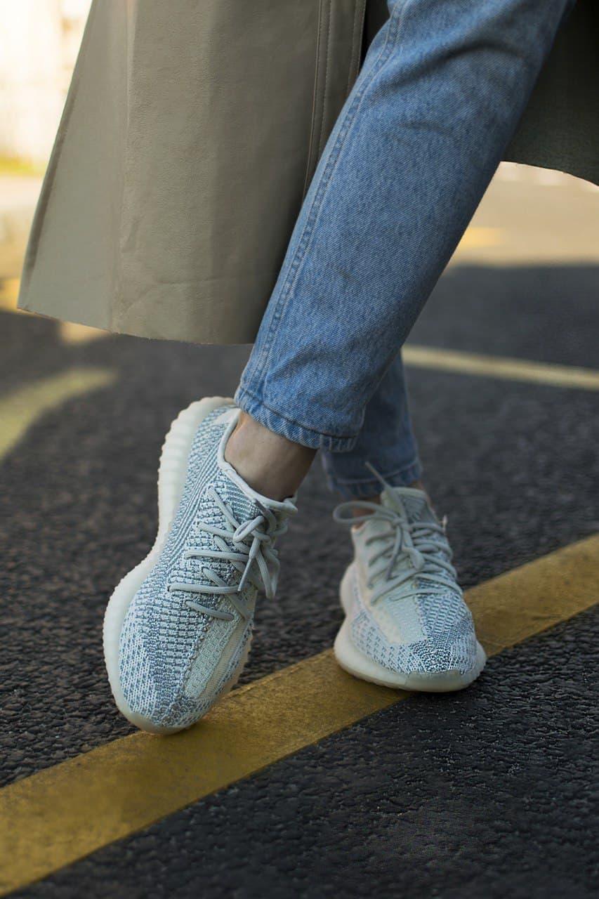 Adidas Yeezy 350 V2 Cloud White 1